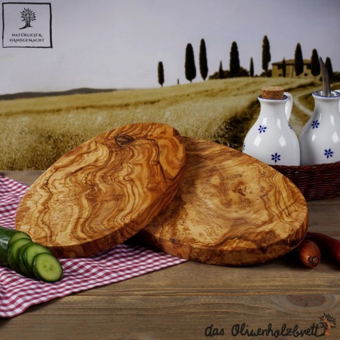 Oval cutting board