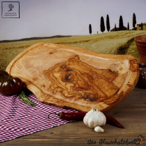 Serving board in natural cut with juice groove